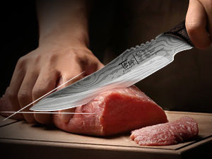 SYOKAMI 6 Steak Knives & Folding Wood Case: shaped heel and wenge wood handle in use