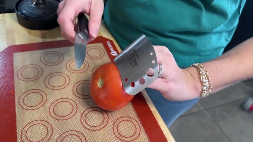 Silver finger guards: unboxing and tomato preparation video cover
