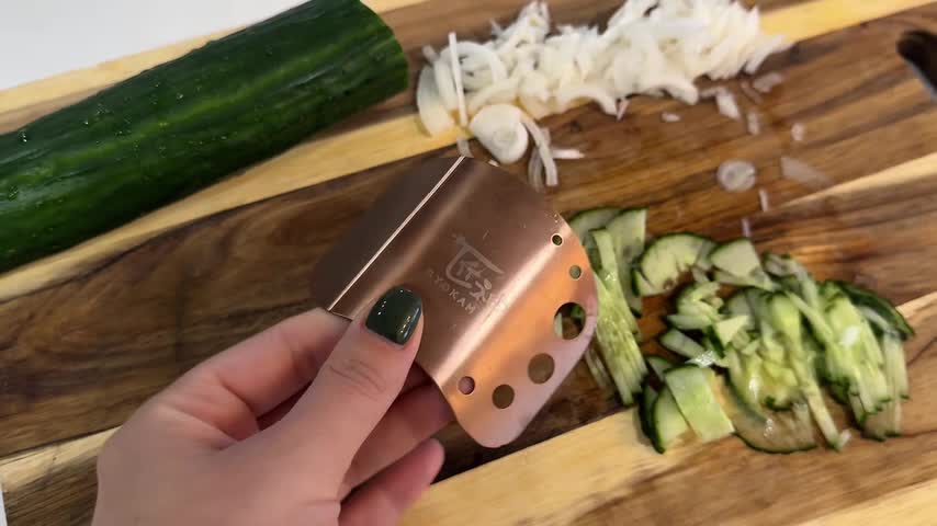 Rose Gold finger guards: introduction, preparation and rinsing video cover
