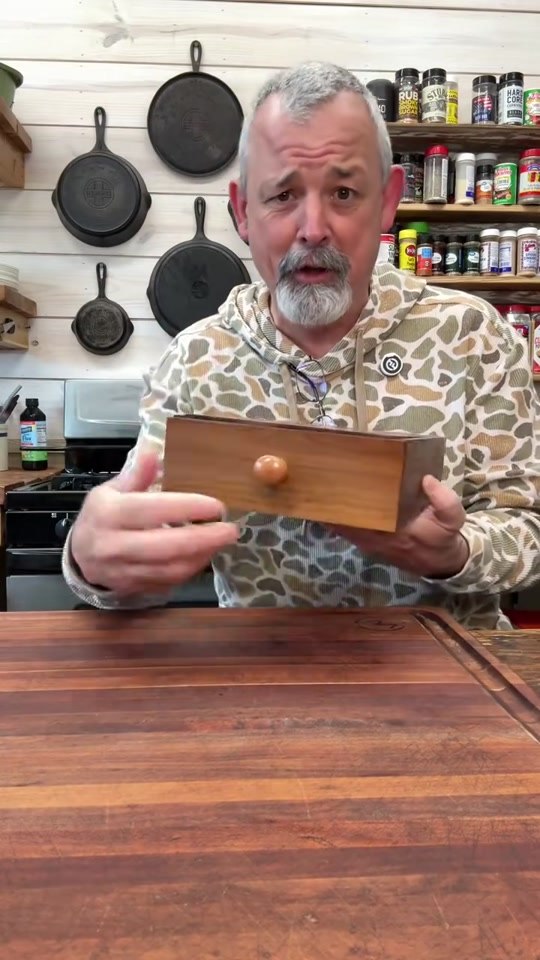 @alamooutdoor demonstrating Steak Knives & Drawer Organizer