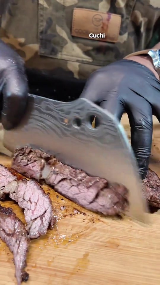 @puro956laredo demonstrating Artsy 7.7-inch Cleaver