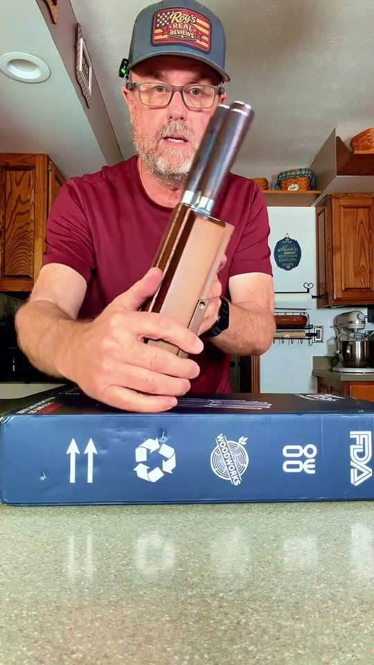 @roy_mccarty demonstrating Foldable Magnetic Block Set