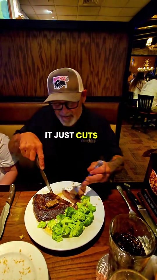 @meathogbbq demonstrating Classic Steak Knives
